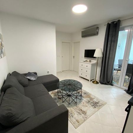 Apartment Bobby Novalja Buitenkant foto
